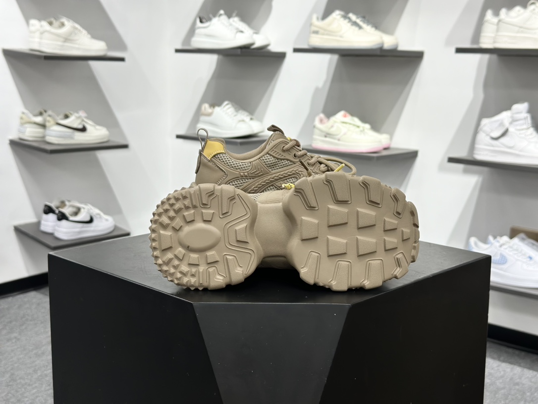 新晋潮流鞋靴品牌GGCC秋冬新款 张艺凡同款 GG-CC 2025 珠串 8cm厚底增高 千禧风复古未来老爹鞋 G25X8691