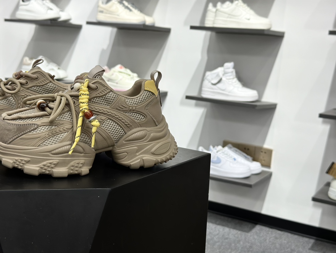 新晋潮流鞋靴品牌GGCC秋冬新款 张艺凡同款 GG-CC 2025 珠串 8cm厚底增高 千禧风复古未来老爹鞋 G25X8691