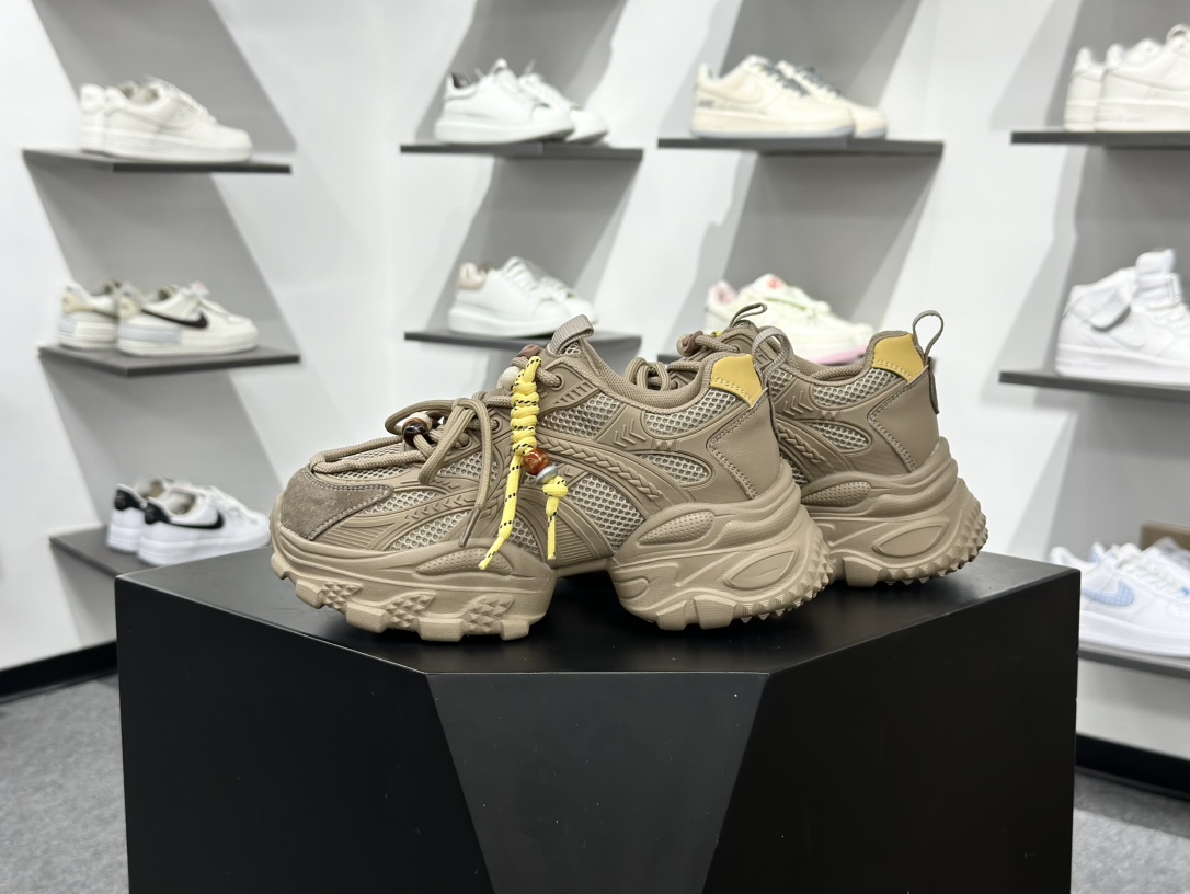 新晋潮流鞋靴品牌GGCC秋冬新款 张艺凡同款 GG-CC 2025 珠串 8cm厚底增高 千禧风复古未来老爹鞋 G25X8691