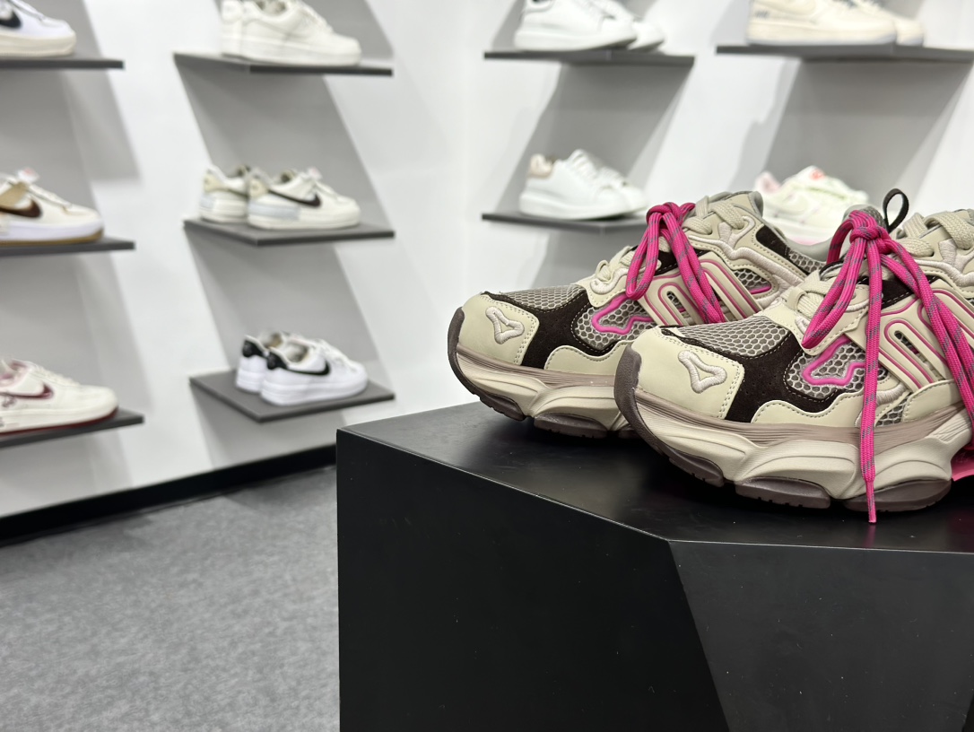 张艺凡同款GGCC反叛星球2025秋季新款做旧老爹鞋女厚底休闲鞋