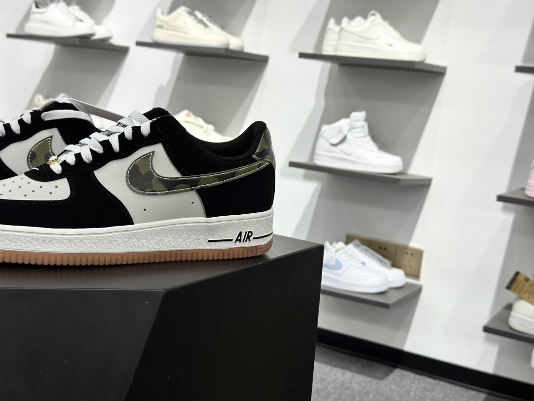 180 Nike AIR FORCE 1 LOW RETRO HQ1967-100