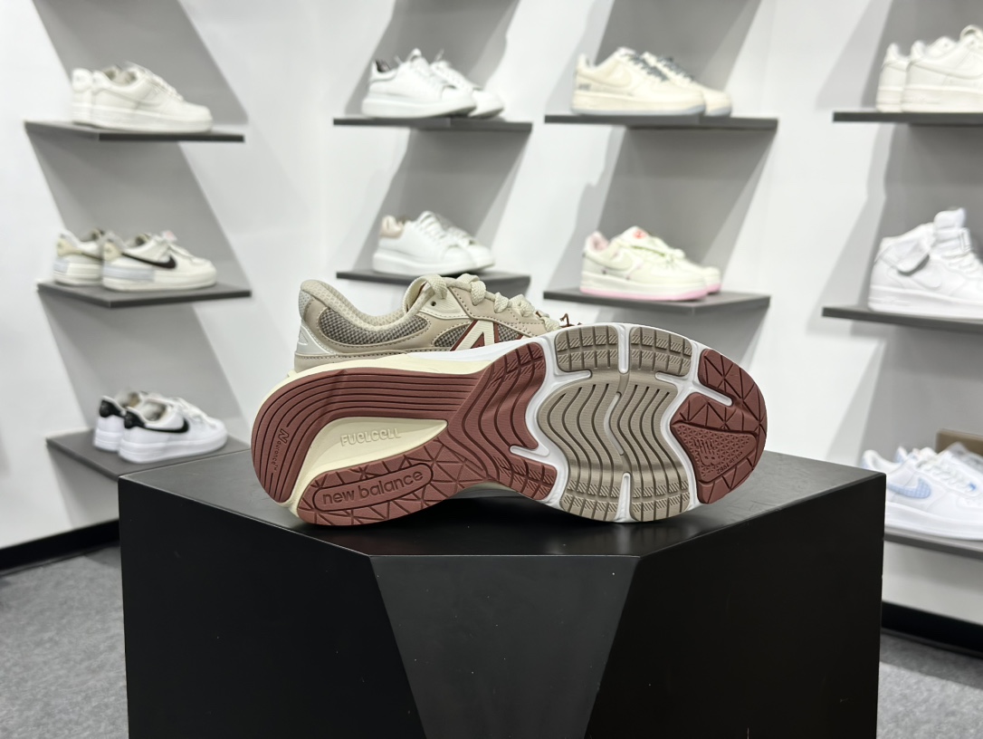 Loro Piana x New Balance 990系列 新百伦NB990V6 第六代总统复古慢跑鞋 联名灰酒红 U990LO6 Loro Piana x New Balance 990系列 新百伦NB990V6 第六代总统复古慢跑鞋 联名灰酒红 U990LO6