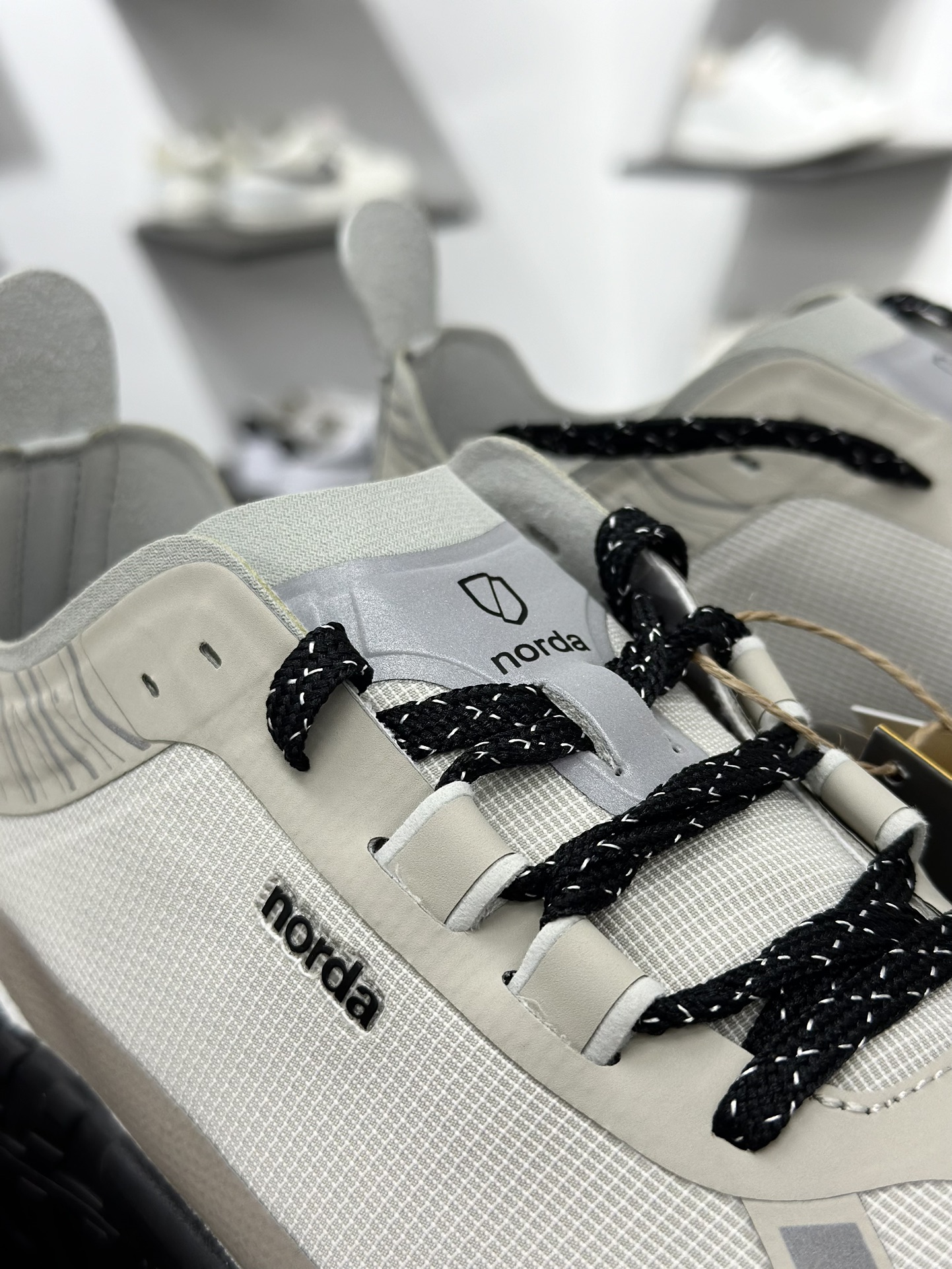 NORDA 001 G+ 轻便户外运动鞋 惊喜不断 两大王牌合作款休闲跑鞋