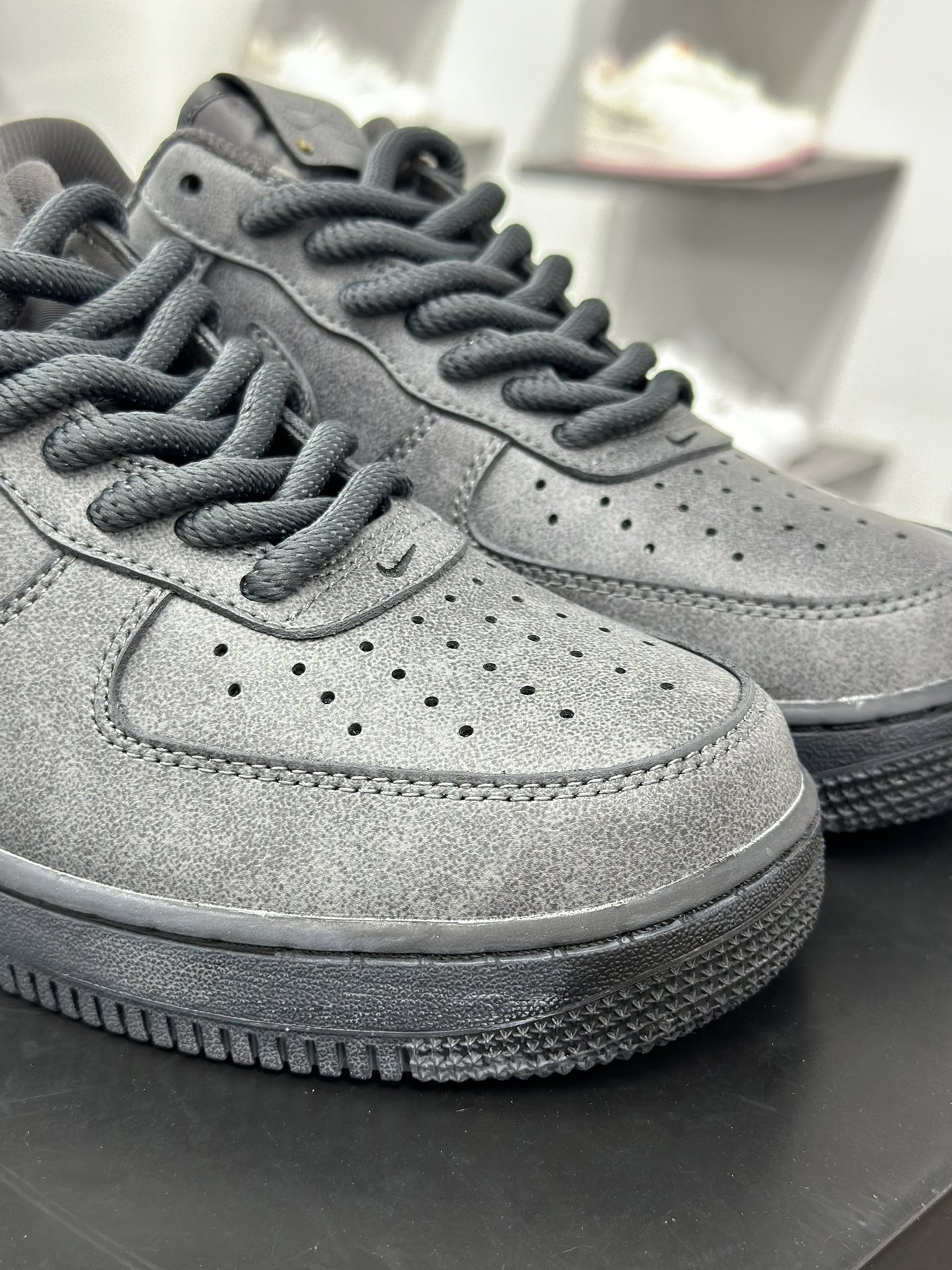 Air Force 1 Low 复古做旧灰黑 IH4965-254