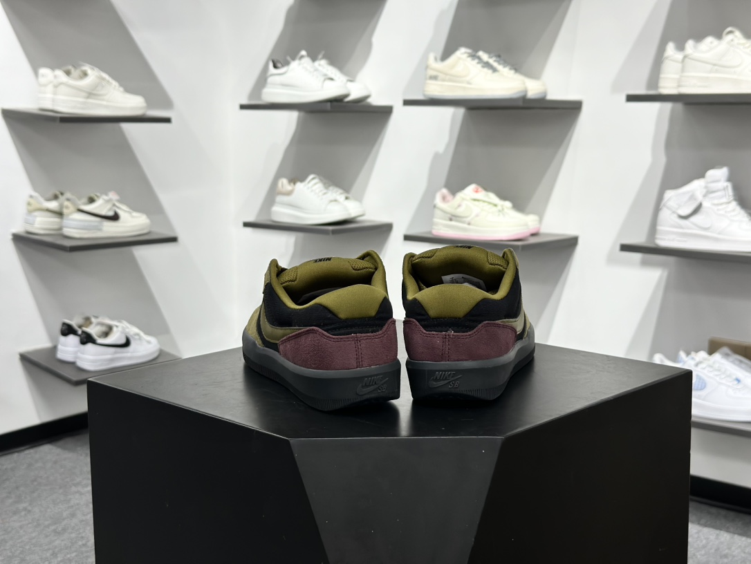 耐克Nike SB Force 58 硫化杯底 传统篮球风格Nike SB Force 58 男/女滑板鞋 DV5477-008