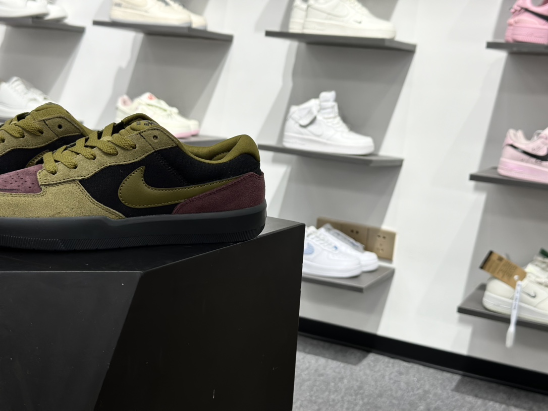 耐克Nike SB Force 58 硫化杯底 传统篮球风格Nike SB Force 58 男/女滑板鞋 DV5477-008