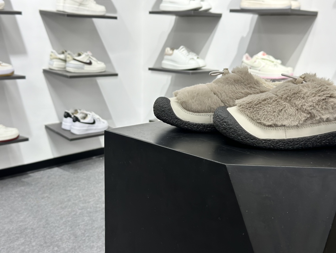 Keen 科恩 Howser III Slide 科恩秋冬毛毛休闲生活鞋 半拖鞋 1029434 Keen 科恩 Howser III Slide 科恩秋冬毛毛休闲生活鞋 半拖鞋 1029434