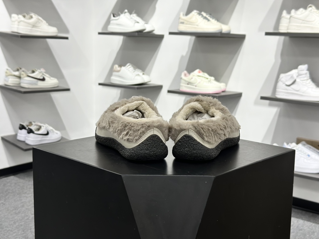 Keen 科恩 Howser III Slide 科恩秋冬毛毛休闲生活鞋 半拖鞋 1029434 Keen 科恩 Howser III Slide 科恩秋冬毛毛休闲生活鞋 半拖鞋 1029434