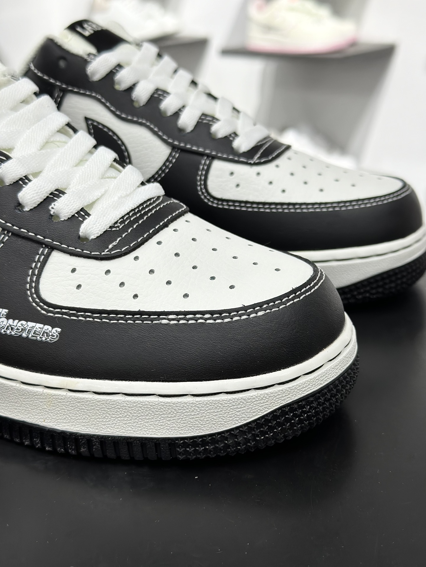 260 Air Force 1 '07 Low 拉布布白黑 KJ5188-001