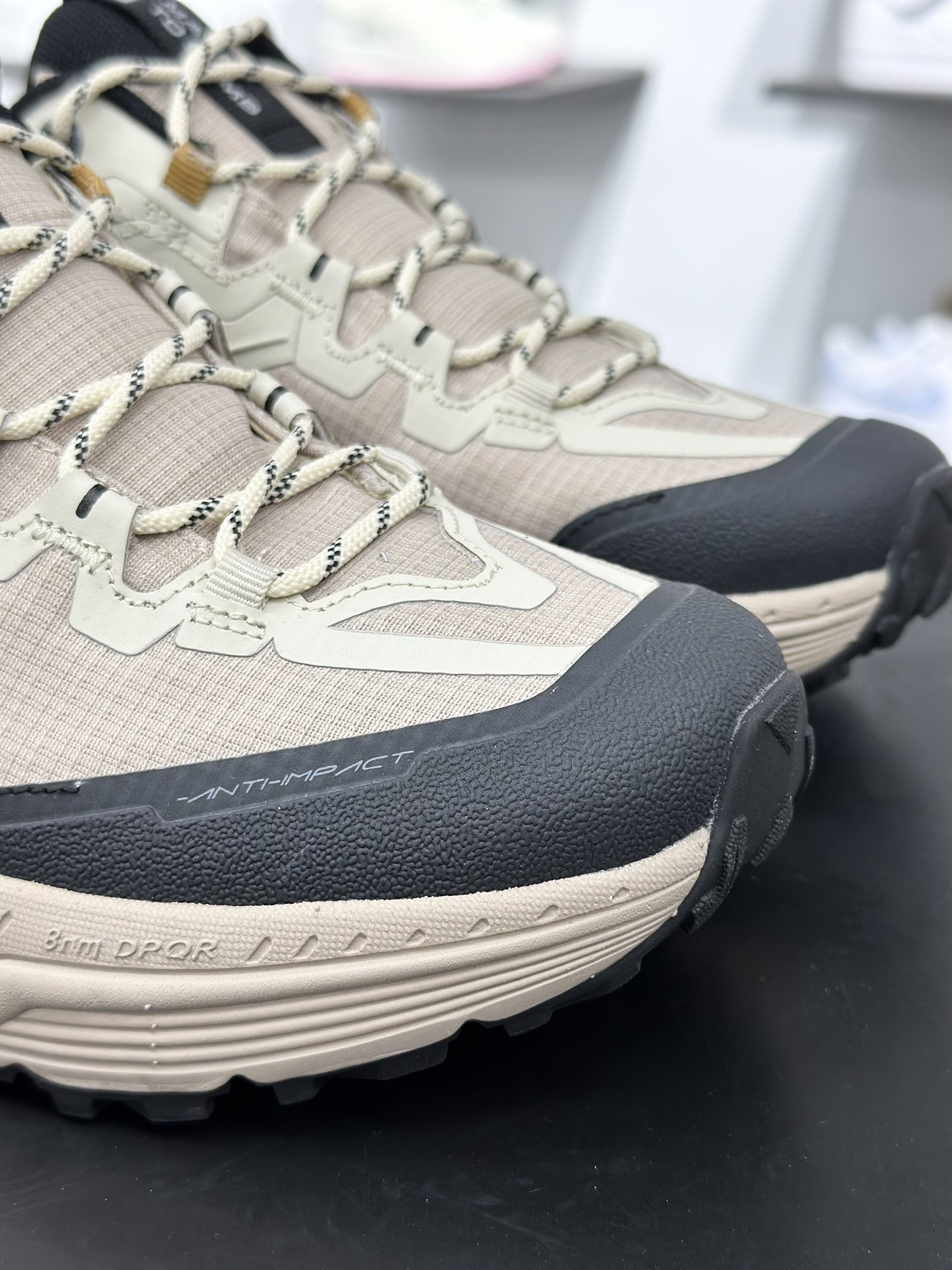 300 凯乐石KAILAS 运动户外防滑耐磨登山 徒步鞋 男款 墨黑 KS243