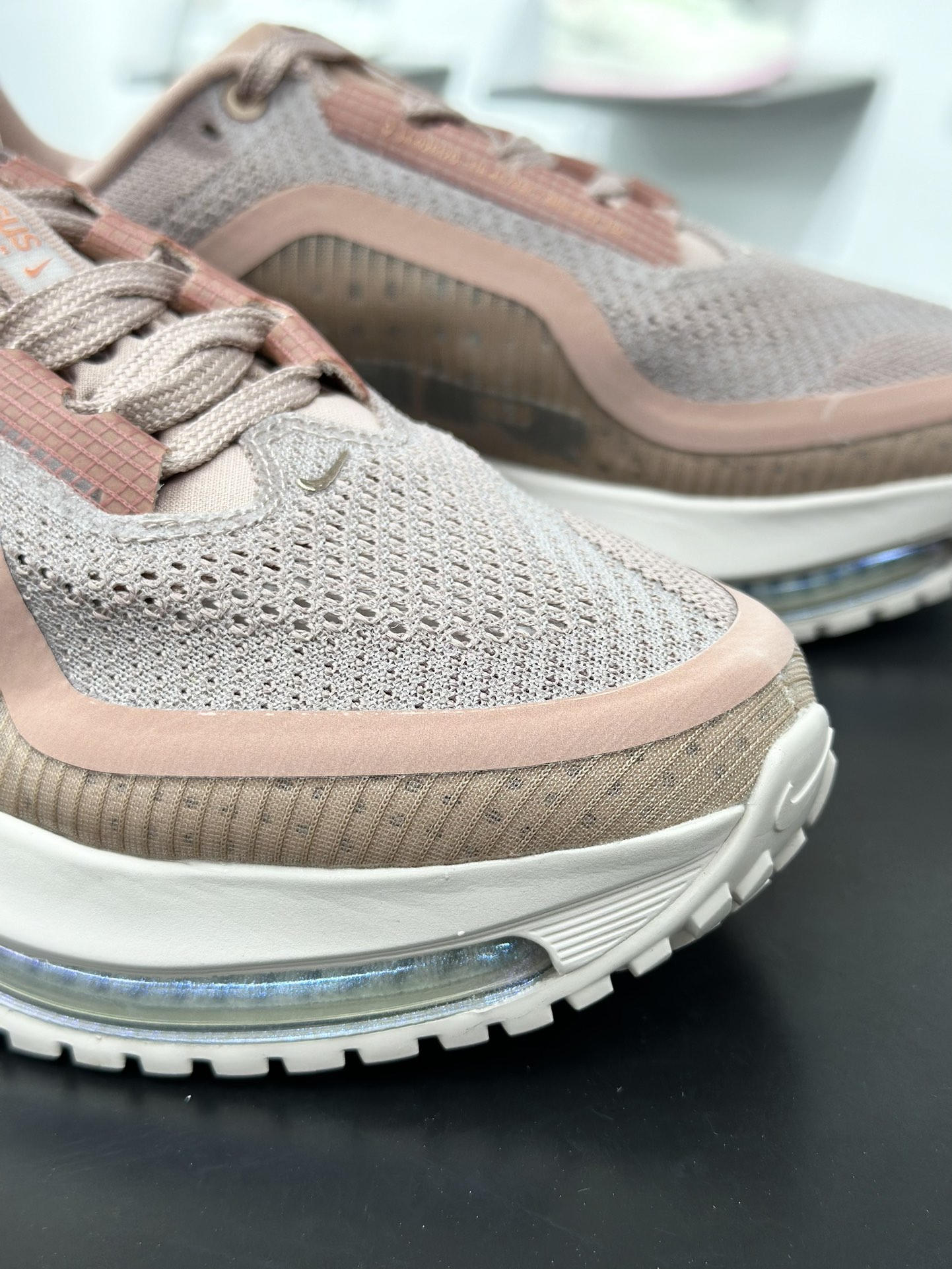 240 Nike Air Zoom Pegasus Premium 耐克 新款气垫缓震休闲跑步鞋 HQ2593-603