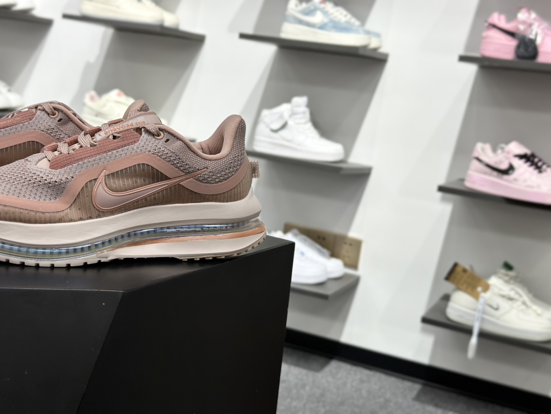 240 Nike Air Zoom Pegasus Premium 耐克 新款气垫缓震休闲跑步鞋 HQ2593-603