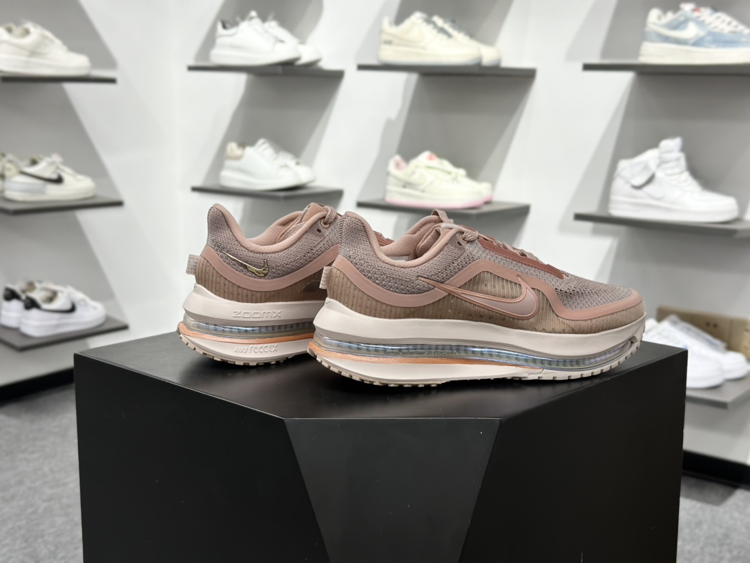 240 Nike Air Zoom Pegasus Premium 耐克 新款气垫缓震休闲跑步鞋 HQ2593-603