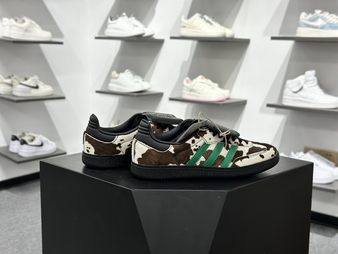 200 Adidas Samba 复古桑巴板鞋 JS3930