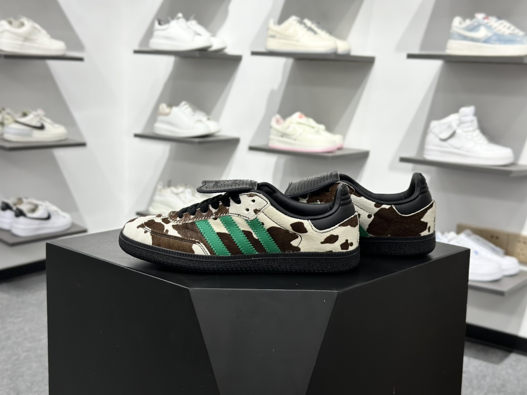 200 Adidas Samba 复古桑巴板鞋 JS3930