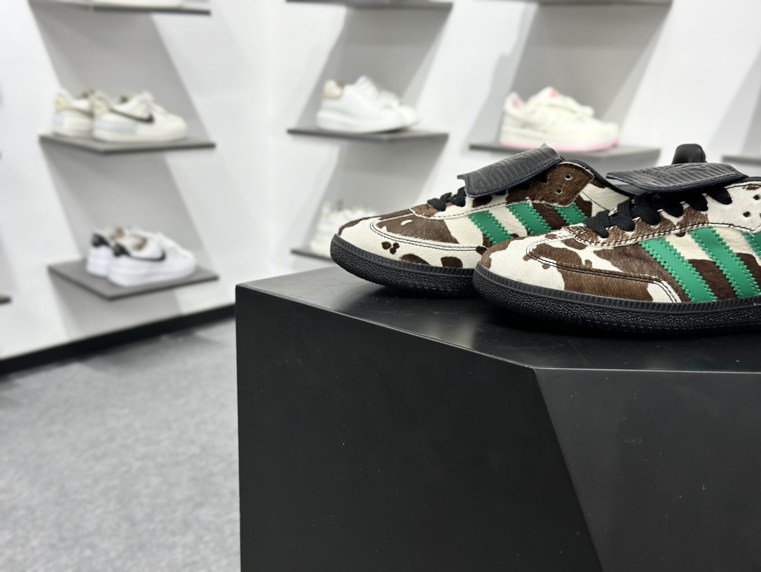 200 Adidas Samba 复古桑巴板鞋 JS3930