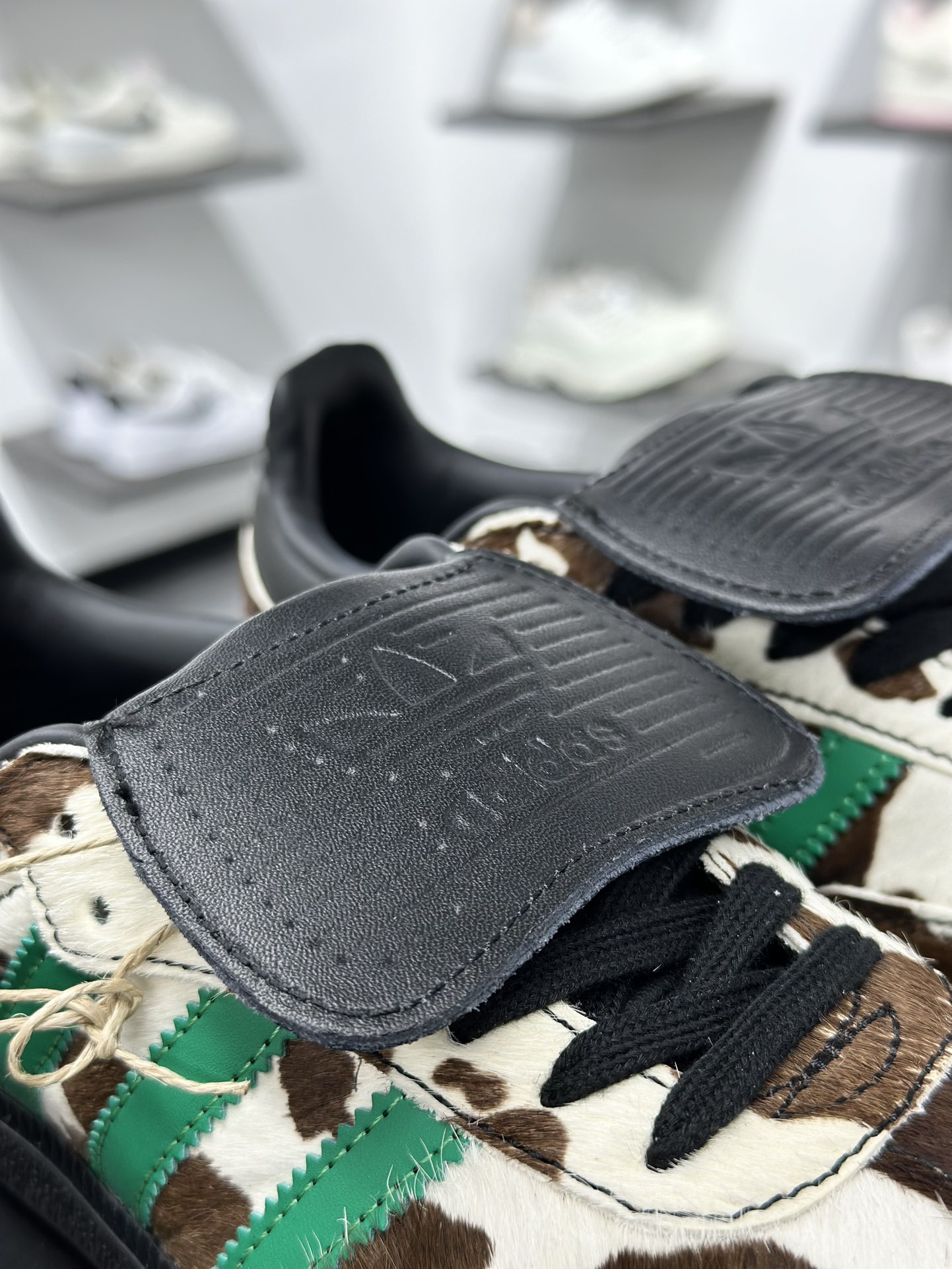 200 Adidas Samba 复古桑巴板鞋 JS3930