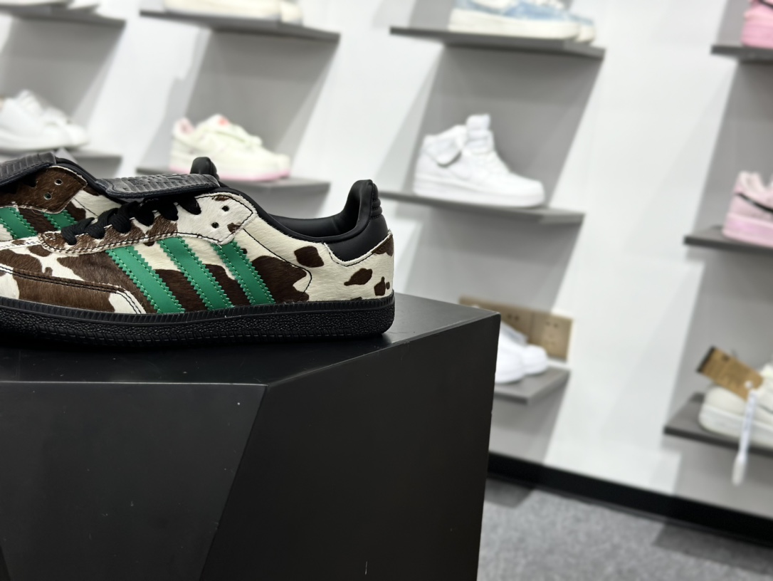 200 Adidas Samba 复古桑巴板鞋 JS3930