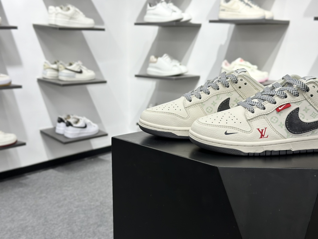 280 NK Dunk Low Retro ”DIY高端定制” LV米白藏蓝 低帮休闲运动板鞋 HT5088-610