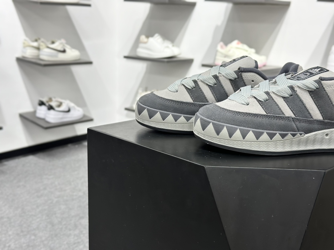 Adidas Adimatic Low 马蒂奇系列低帮 复古鲨鱼面包鞋运动休闲滑板板鞋 KI8885