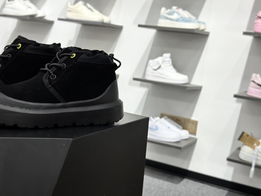 UGG M Neumel Weather Hybrid 纽姆防水混合系列中帮厚底轻量休闲运动工装袋鼠靴 1113911