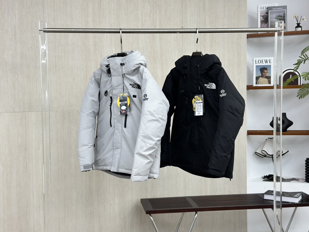 🛒：💰210 福利特价 当天到货率百分百
THE NORTH FACE/北面  巅峰喜马拉雅登山系列羽绒服
