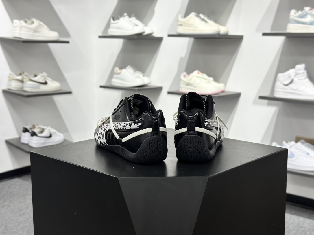 Rose x PUMA彪马 Speedcat 系列 联名款 赛车 德训双鞋带 绑带休闲运动低帮板鞋404391-01 Rose x PUMA彪马 Speedcat 系列 联名款 赛车 德训双鞋带 绑带休闲运动低帮板鞋404391-01