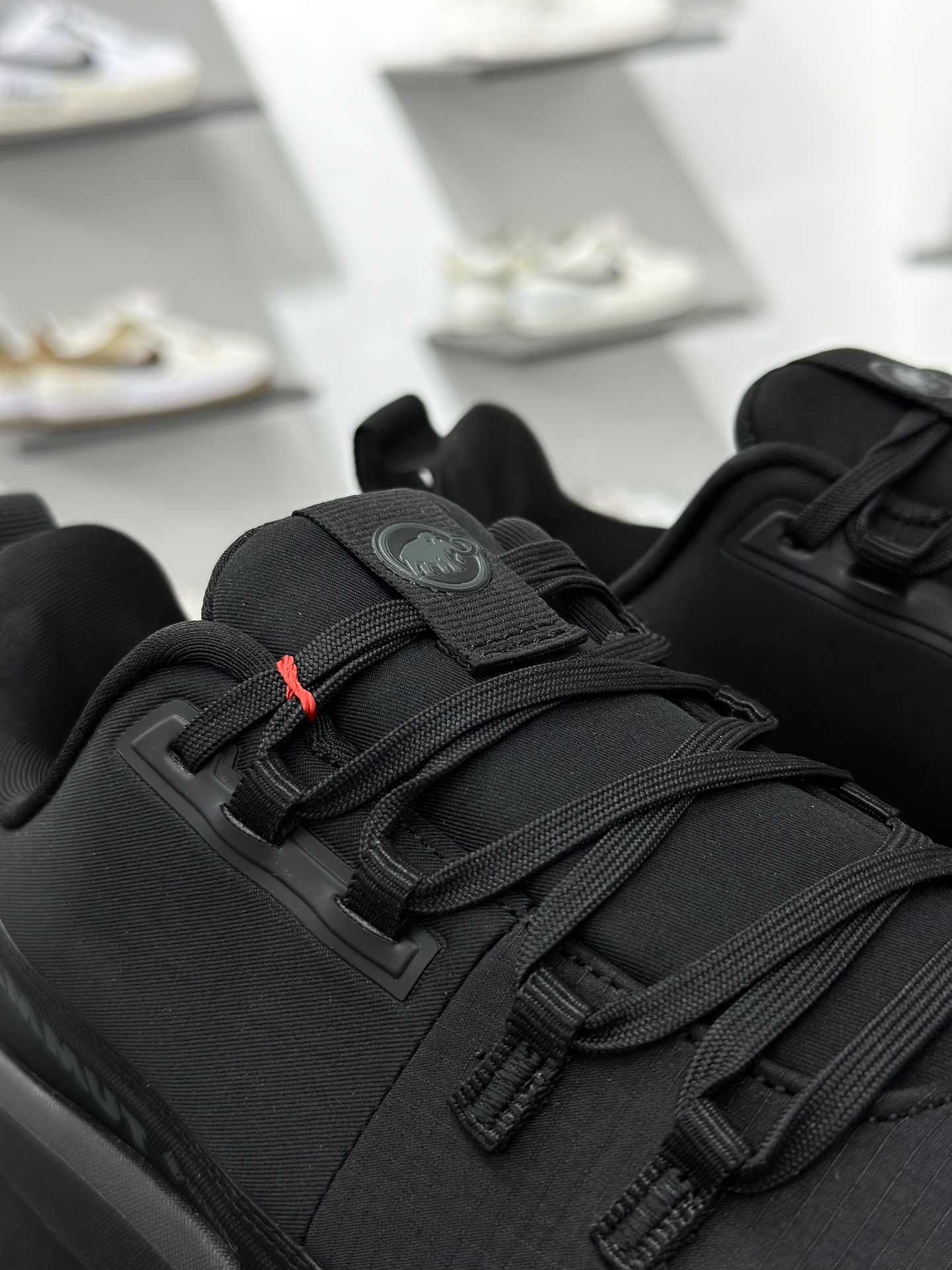 MAMMUT猛犸象 Aenergy 舒适百搭 耐磨防滑 低帮徒步鞋 MAMMUT是高山运动 登山和户外运动装备品牌