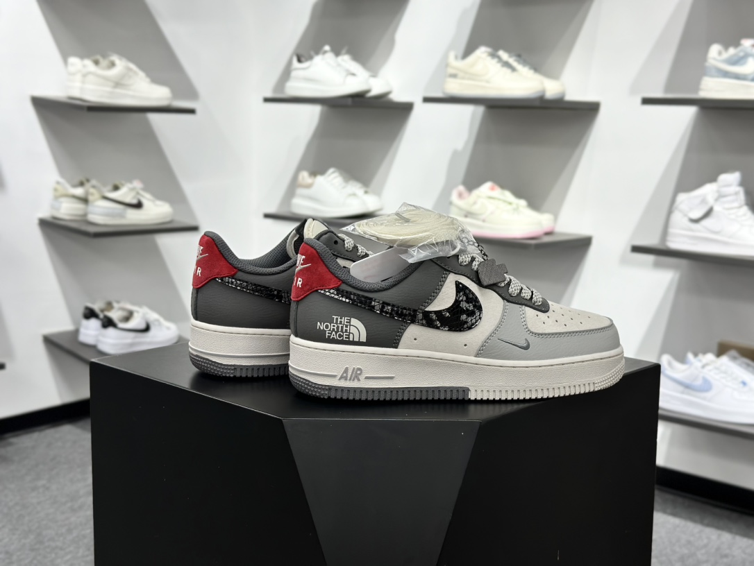 Nike Air Force 1‘07 Low 空军一号低帮休闲板鞋