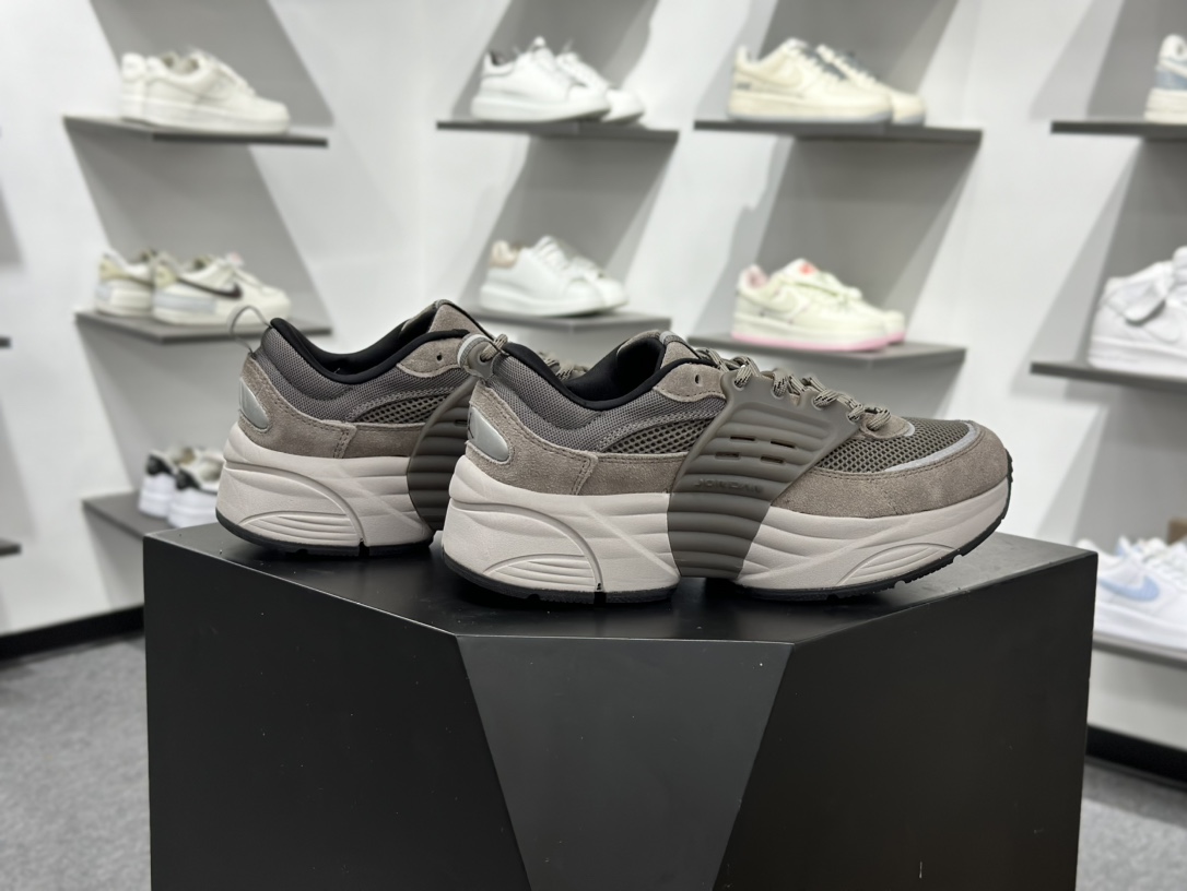 200 Jordan trunner o/s 经典百搭 透气支撑 生活休闲鞋 男女同款 IB3722-201