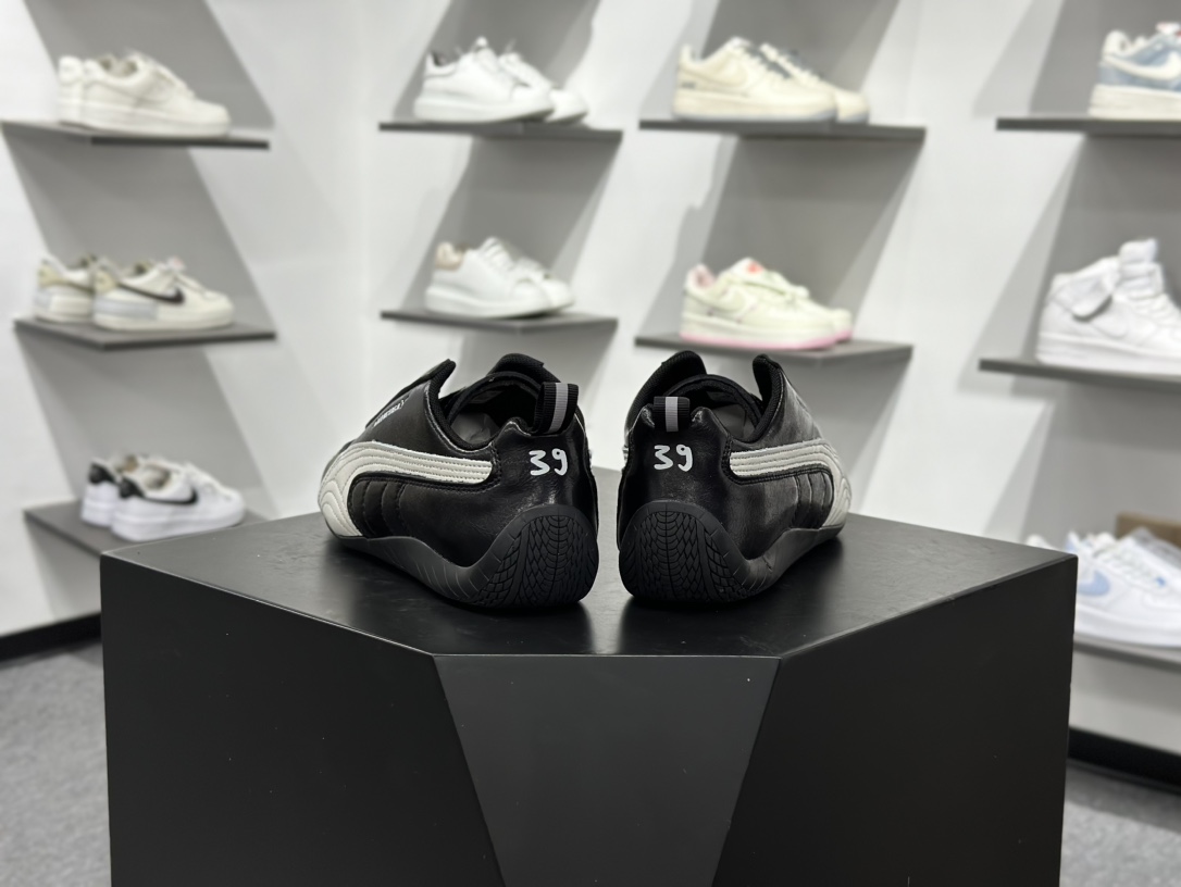 180 PUMA 彪马 x Speedcat Suede Balenciaga巴黎世家 Speedcat 系列 薄底鞋