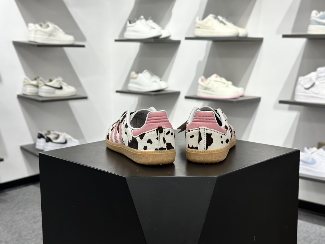 200 Adidas Samba 休闲板鞋 KK2239