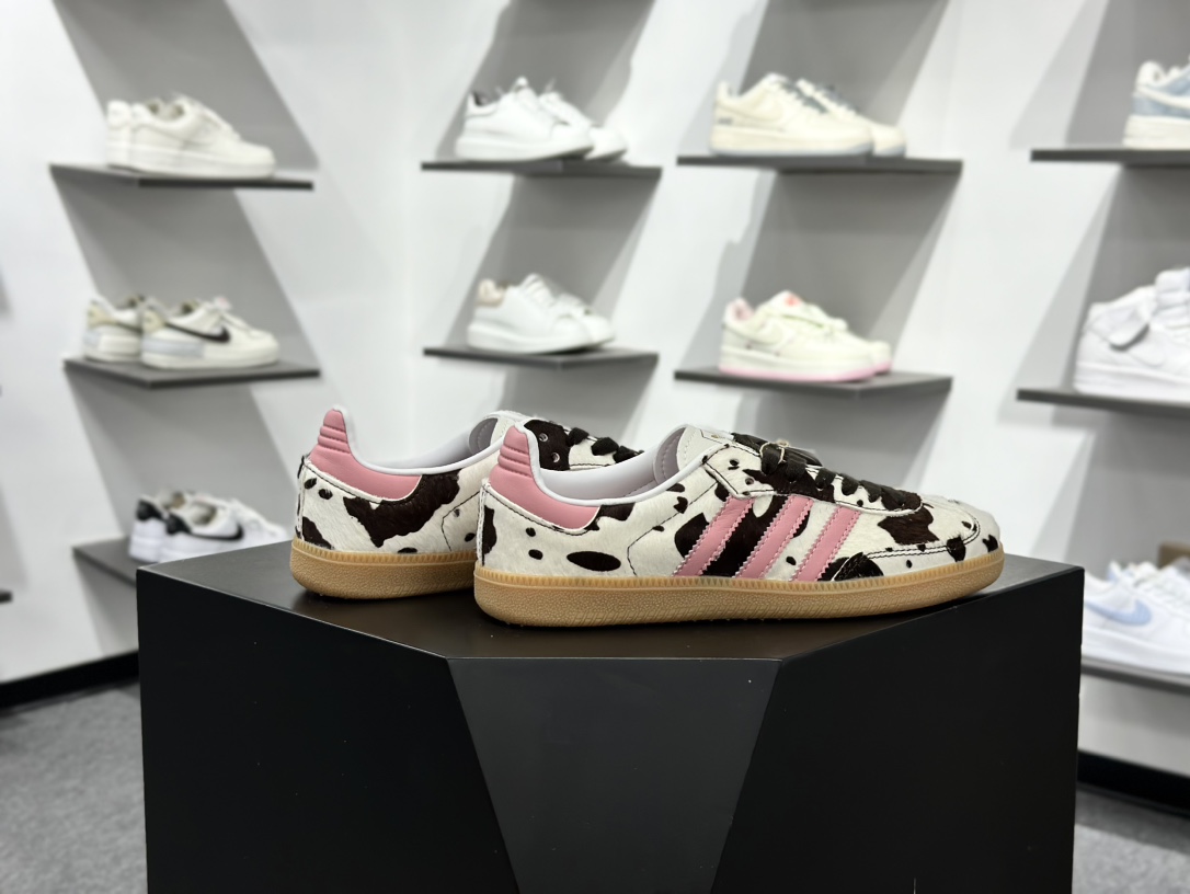 200 Adidas Samba 休闲板鞋 KK2239