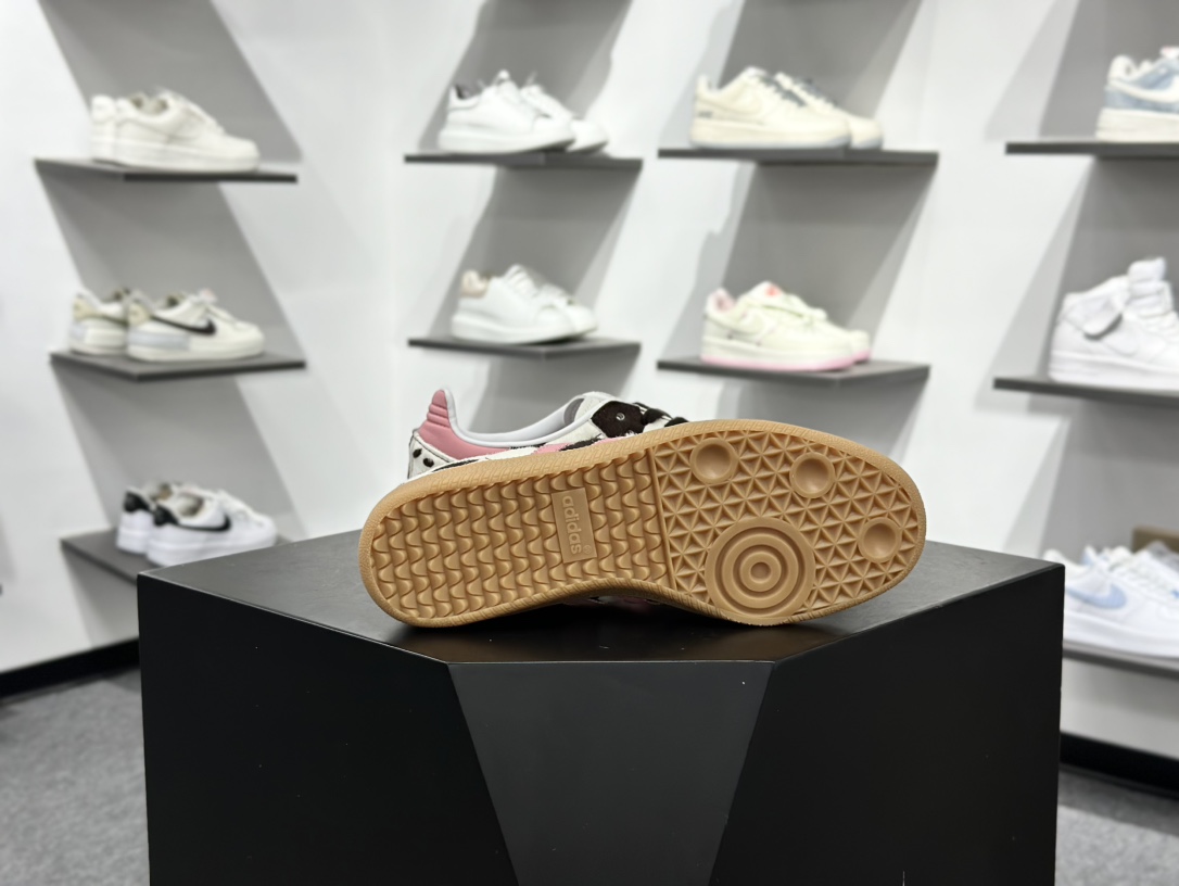 200 Adidas Samba 休闲板鞋 KK2239