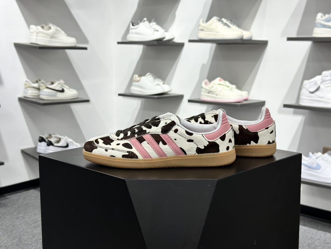 200 Adidas Samba 休闲板鞋 KK2239