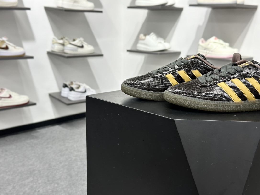 160 Adidas Originals Samba 桑巴舞系列 阿迪达斯 三叶草 绅士德训足球风百搭低帮休闲运动板鞋 KI6280