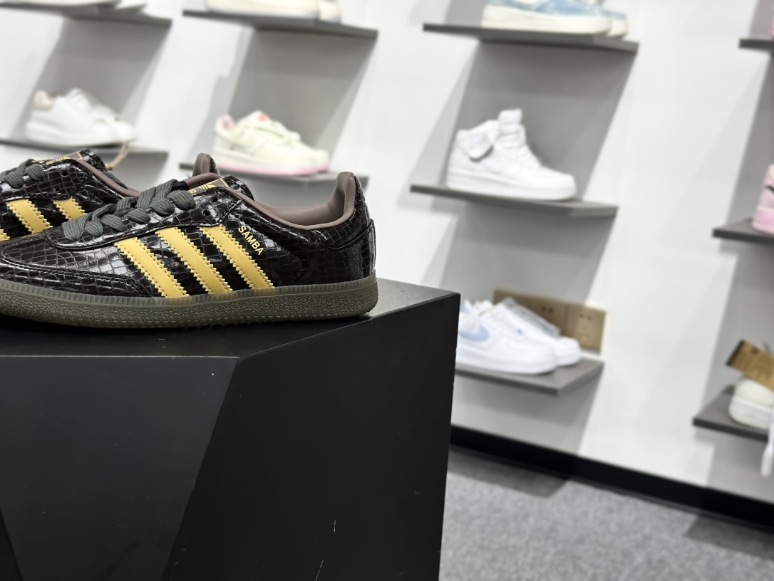 160 Adidas Originals Samba 桑巴舞系列 阿迪达斯 三叶草 绅士德训足球风百搭低帮休闲运动板鞋 KI6280