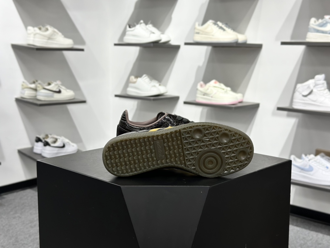 160 Adidas Originals Samba 桑巴舞系列 阿迪达斯 三叶草 绅士德训足球风百搭低帮休闲运动板鞋 KI6280