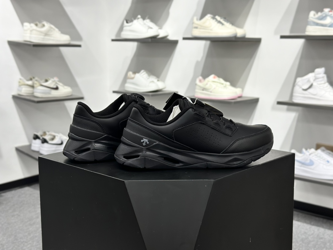 280 迪桑特DESCENTE CIRCUIT LTR WIRE 2.0 舒适百搭防滑耐磨 低帮 休闲跑步鞋 D4431TCT06