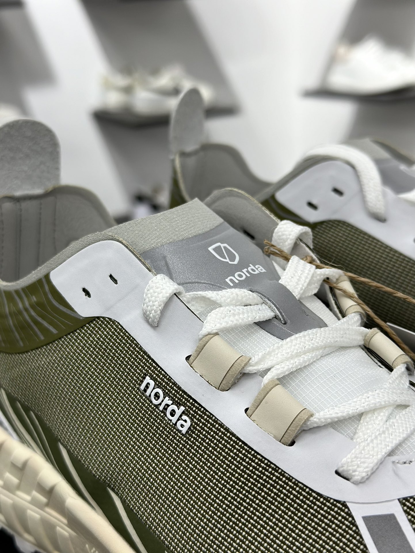 220 Norda 诺达 001 Sneaker 网面越野跑步鞋