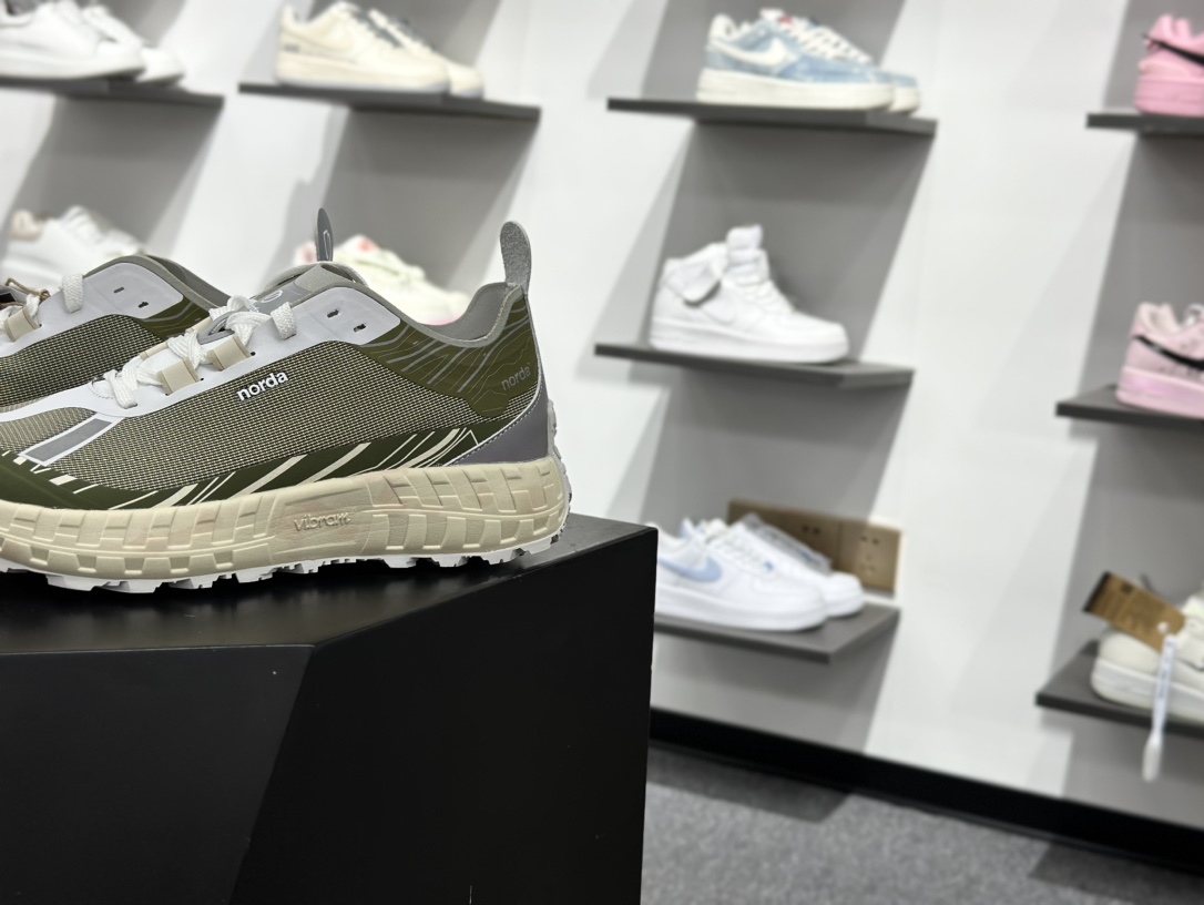 220 Norda 诺达 001 Sneaker 网面越野跑步鞋