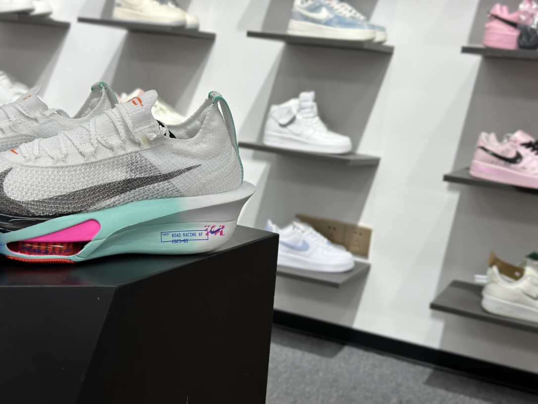 240 Nike Air Zoom Alphafly NEXT% 3 马拉松跑鞋 2024全新马拉松超级跑鞋 FD8315-104
