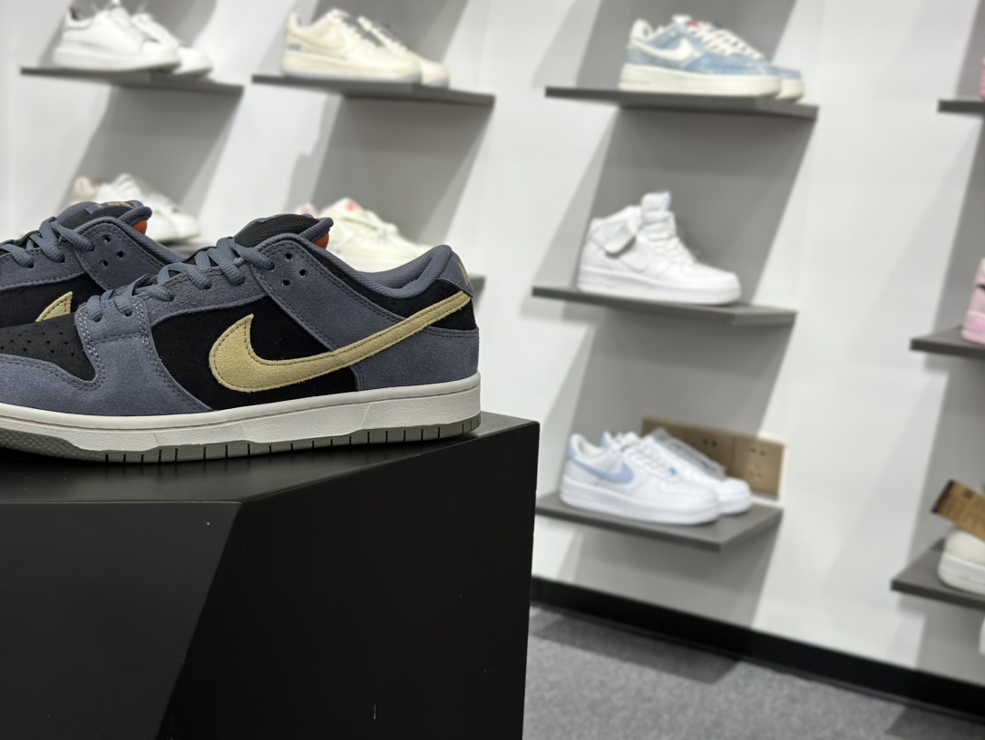 260 Nike Dunk SB “Smile” 绒面革 蓝绿 HF3063-002