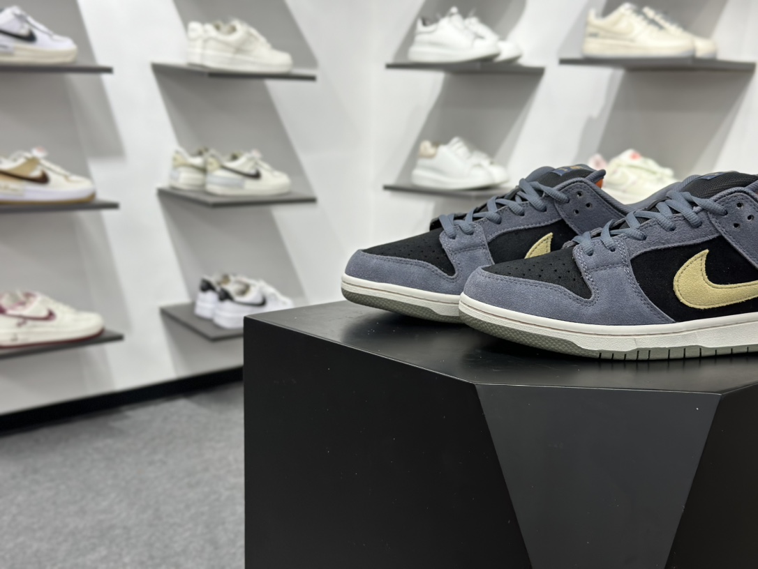 260 Nike Dunk SB “Smile” 绒面革 蓝绿 HF3063-002