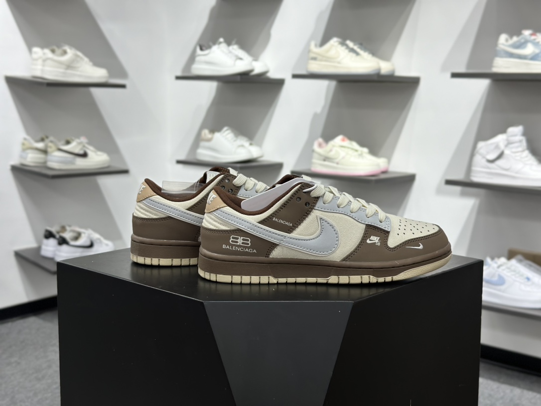 200 NIKE DUNK SB LOW 全新配色 巴黎世家联名 定制Dunk SB顾名思义 XD1588-201