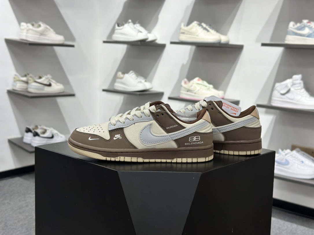 200 NIKE DUNK SB LOW 全新配色 巴黎世家联名 定制Dunk SB顾名思义 XD1588-201