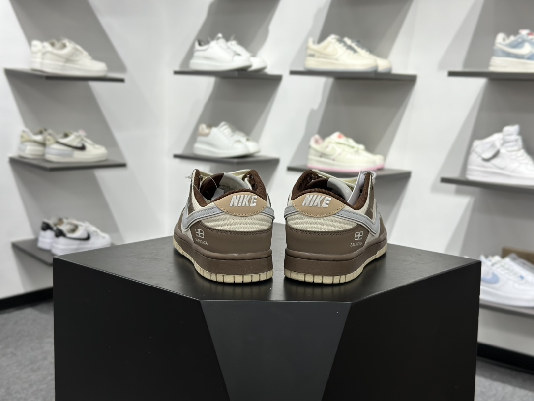 200 NIKE DUNK SB LOW 全新配色 巴黎世家联名 定制Dunk SB顾名思义 XD1588-201