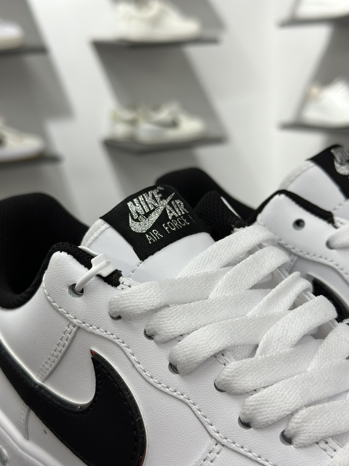 200 Air Force 1 '07 Low 白黑 HQ1911-100