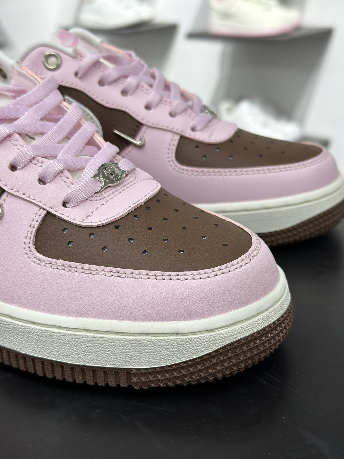 200 Air Force 1 '07 Low 粉棕四小钩 IO7595-211
