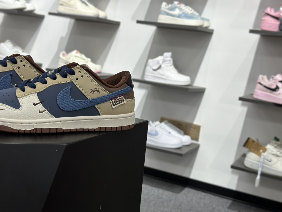 200 Nike SB Dunk Low 斯图西联名 周年高端定制 低帮休闲板鞋 XD1588-209